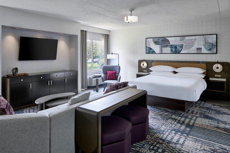 Bedroom 3, Delta Hotels by Marriott Toledo, Lucas