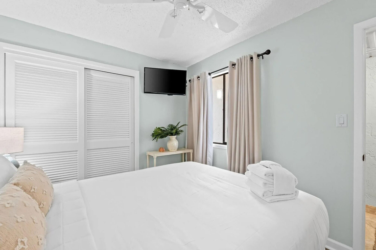 Bedroom 1, Sugar Beach Condo B-14, Bay