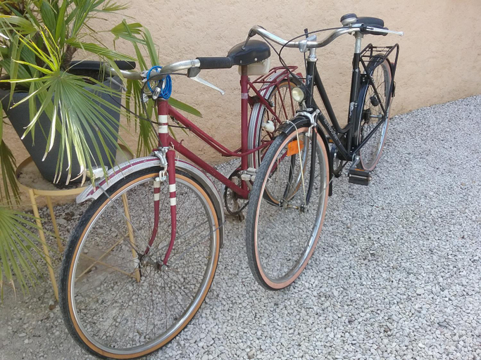 Others 4, UNE CHAMBRE EN VILLE, Vaucluse