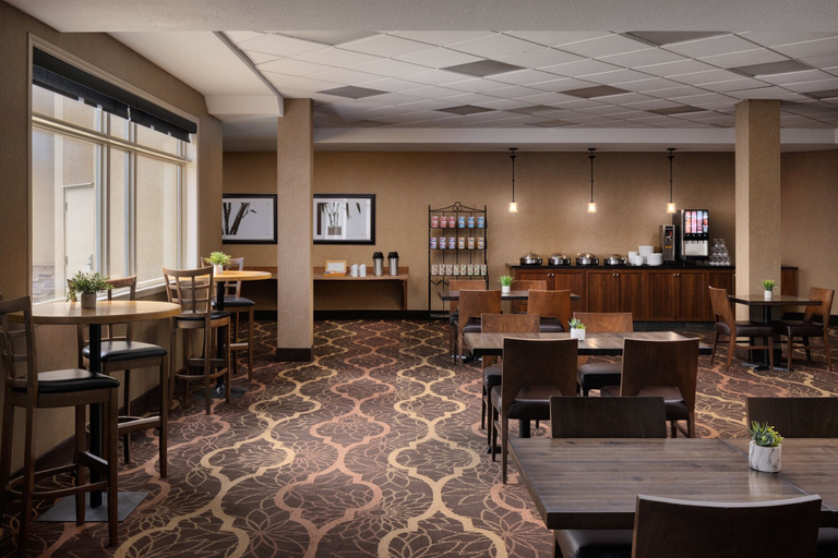 Food & Drinks 4, Pomeroy Hotel and Conference Centre Fort St. John, Peace River