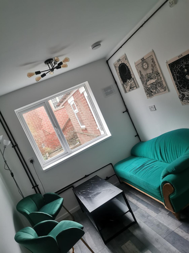 Others 2, 116 Maison Dieu Road Room D in Dover, Kent