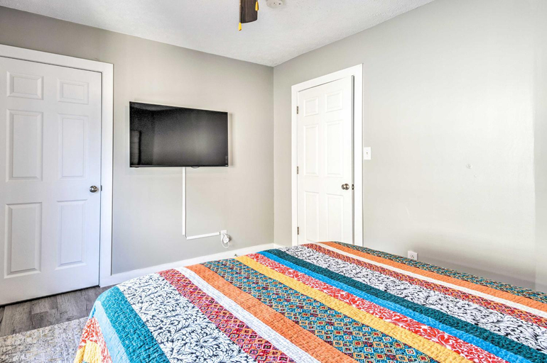 Bedroom, Pet-Friendly Indianapolis Townhome w/ Yard!, Marion