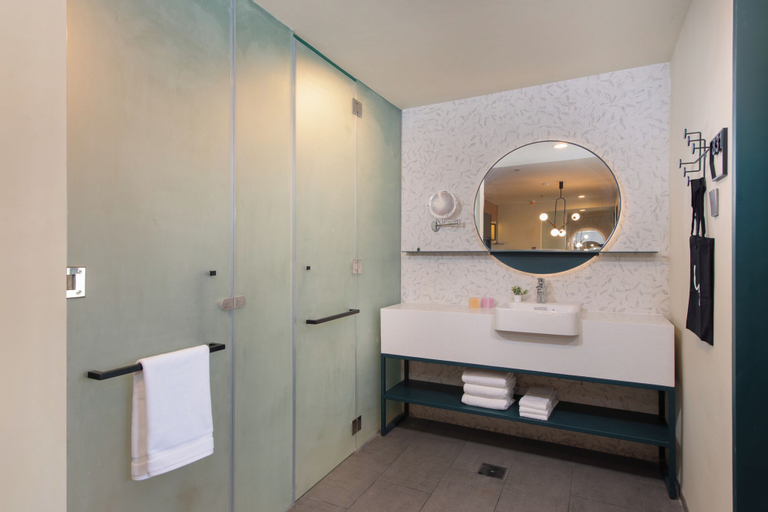 Bathroom 30