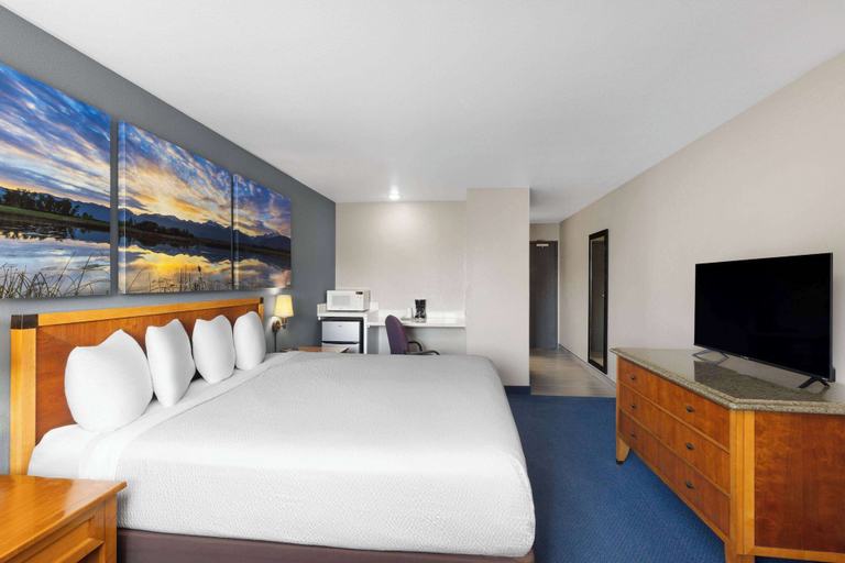 Bedroom 3, Days Inn by Wyndham Ritzville, Adams