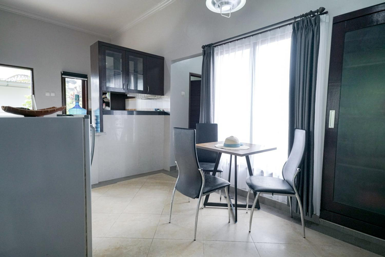 Dining Room 16