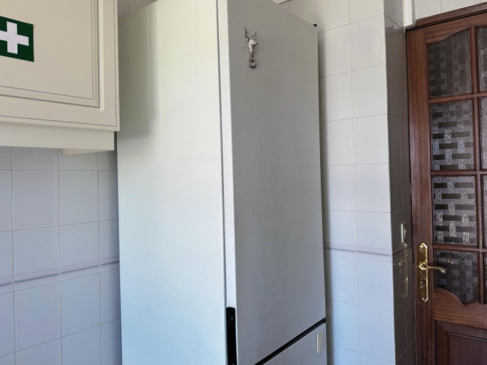 Others 5, Cozy Room near Metro & Airport, Lisbon