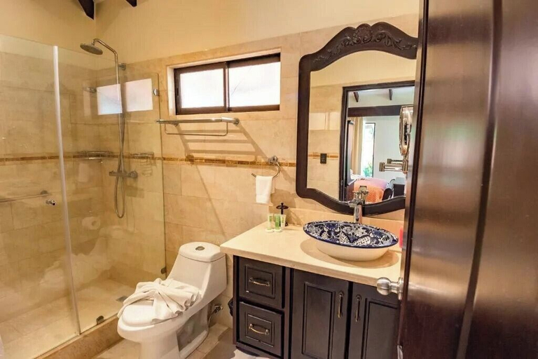 Bathroom 3, Marenaz Oceanfront Resort, Parrita