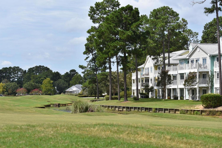 Pool View Villa 1504 with Golf Course, Brunswick