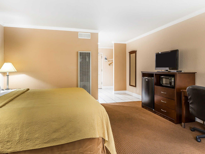 Bedroom 12