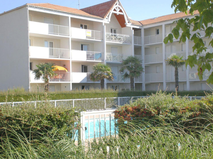 Apartment Les Jardins de l'Ocean-42 by Interhome, Charente-Maritime