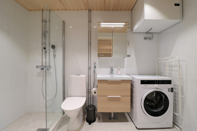 Bathroom 3, Forenom Serviced Apts Espoo Matinkylä, Uusimaa