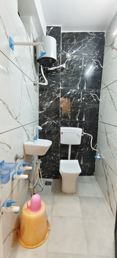 Bathroom, Goroomgo Shree Anant Mahadev Guest House, Ujjain