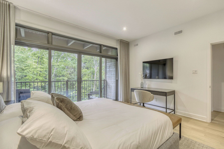 Bedroom 4, 201 Verbier Building 7, Les Laurentides