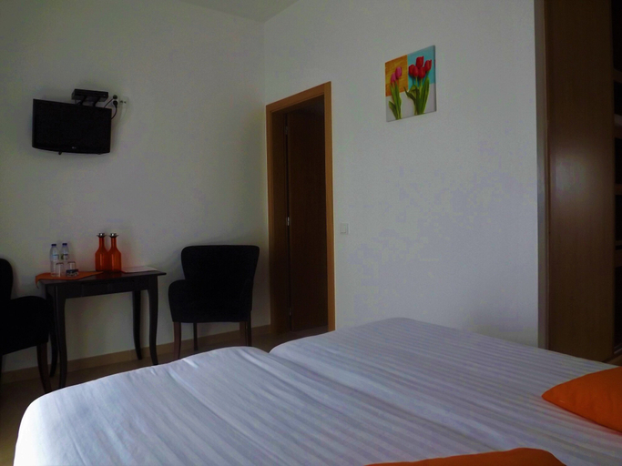 Bedroom 3, Casa Ceedina B&B & Beauty, Batalha