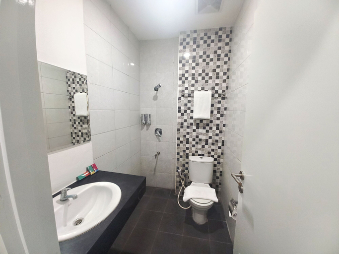 Bathroom 4