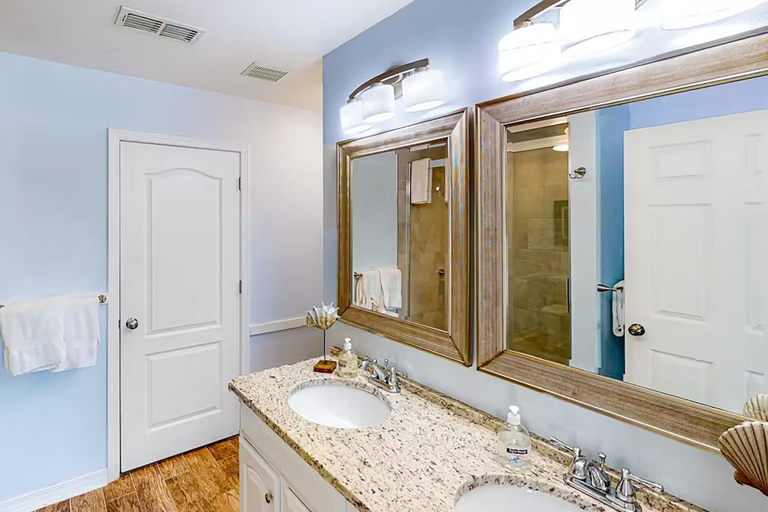 Bathroom 4, Captain Green's Seaside Retreat, Walton