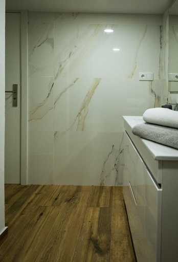 Bathroom 3, Retiros do Vale, Vila Real