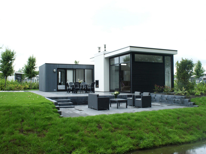 Exterior 2, Modern Holiday Home Near the Golf Course, Velsen