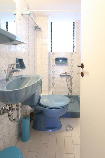 Bathroom 3, Spacious view of central square, Peloponnese