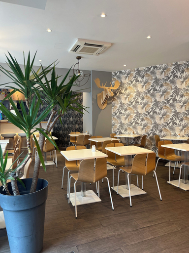 Food & Drinks 5, Kyriad Paris 18 - Porte de Clignancourt - Montmartre, Paris