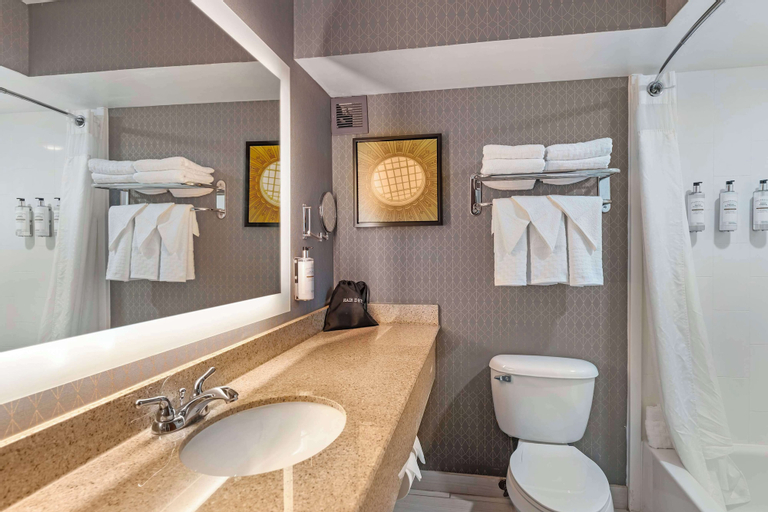 Bathroom 23