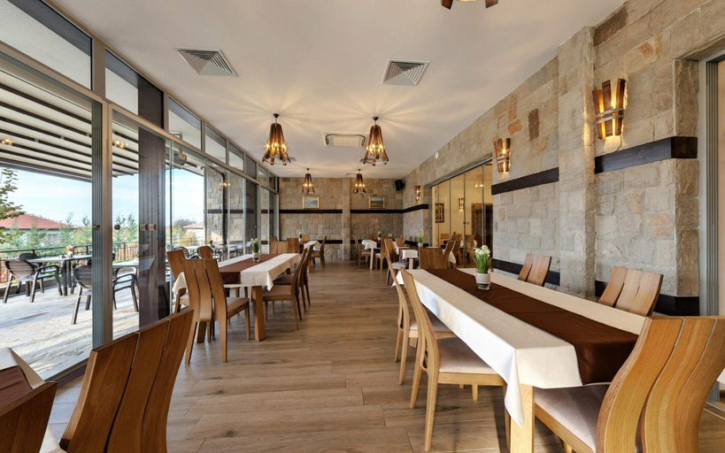Food & Drinks 2, Complex YustinaVillas, Rodopi
