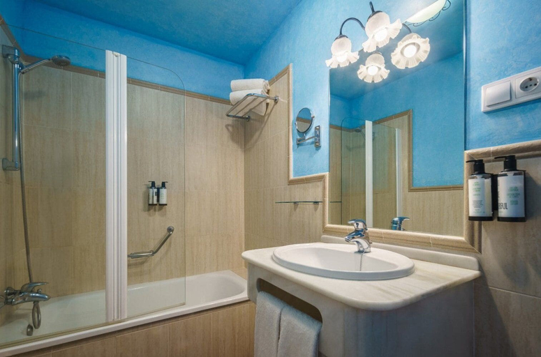 Bathroom 4, Crisol Chiclana, Cádiz
