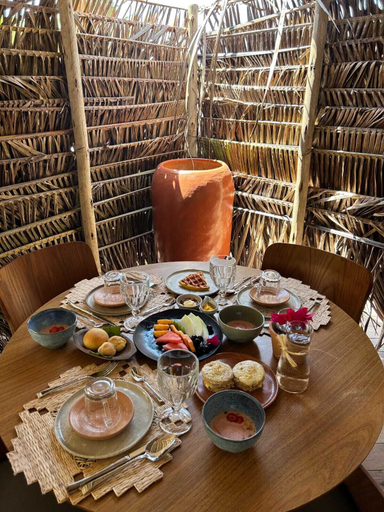 Food & Drinks 24