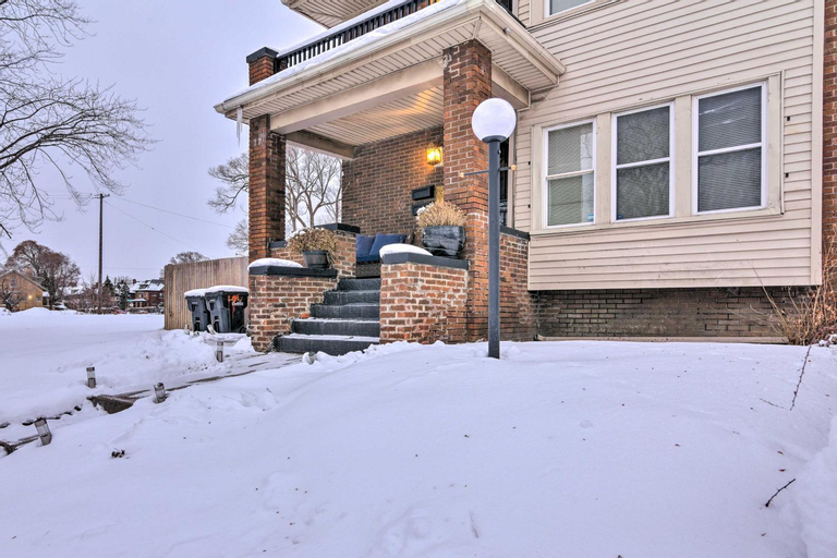 Detroit Apartment - 5 Mi to Downtown!, Wayne