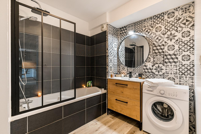 Bedroom 2, Le Nouveau Monde - Appartement Chic et Confortable, Rhône