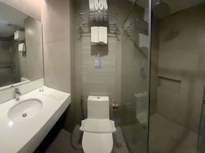 Bathroom 3, Sotogrande Neopolitan Hotel, Quezon City