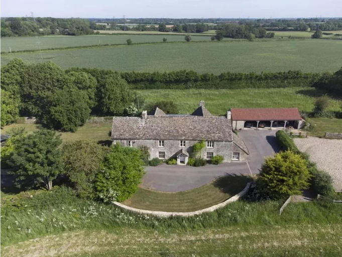 Others 5, Furzen Farmhouse, Gloucestershire