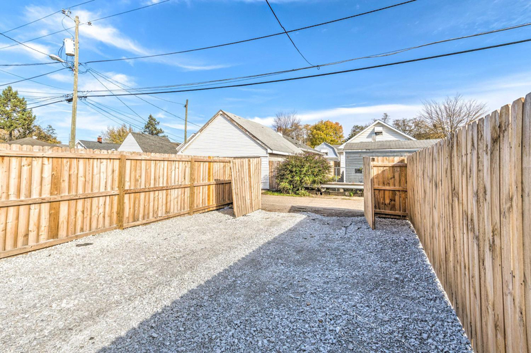 Others 5, Pet-Friendly Indianapolis Townhome w/ Yard!, Marion