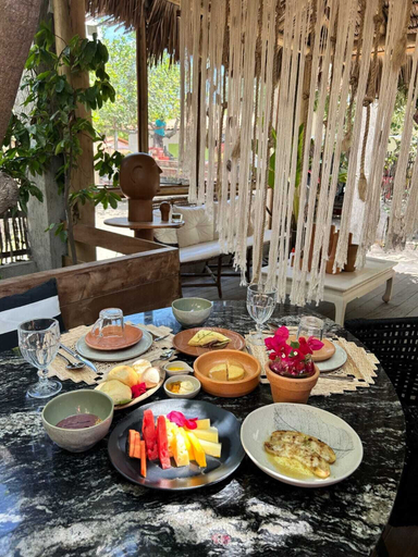 Food & Drinks 7