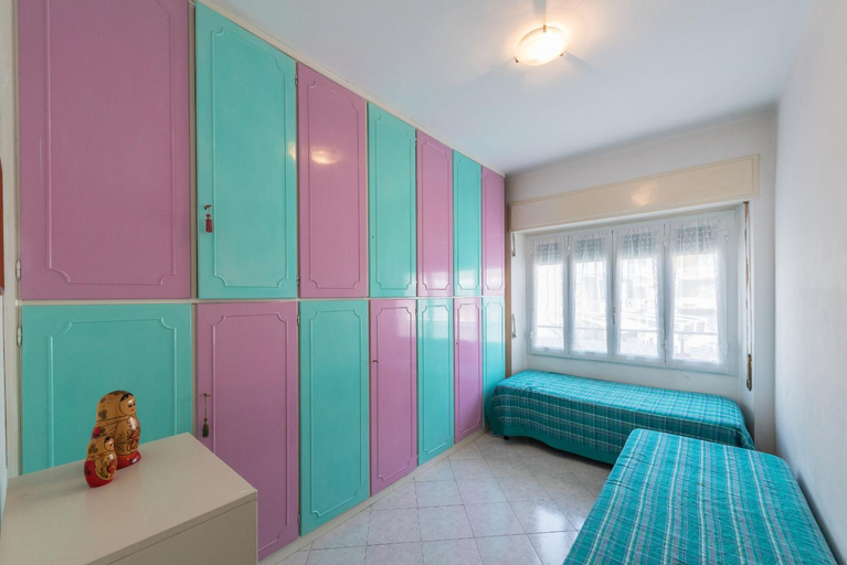 Bedroom 1, Domitilla House, Savona