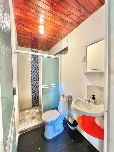 Bathroom 3, Manigua Tayrona Hostel, Santa Marta (Dist. Esp.)