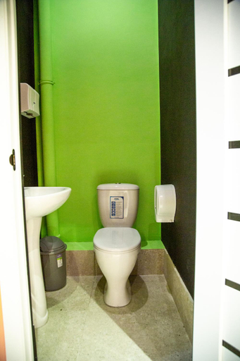 Bathroom 2, WakeUp Bishkek, Bishkek