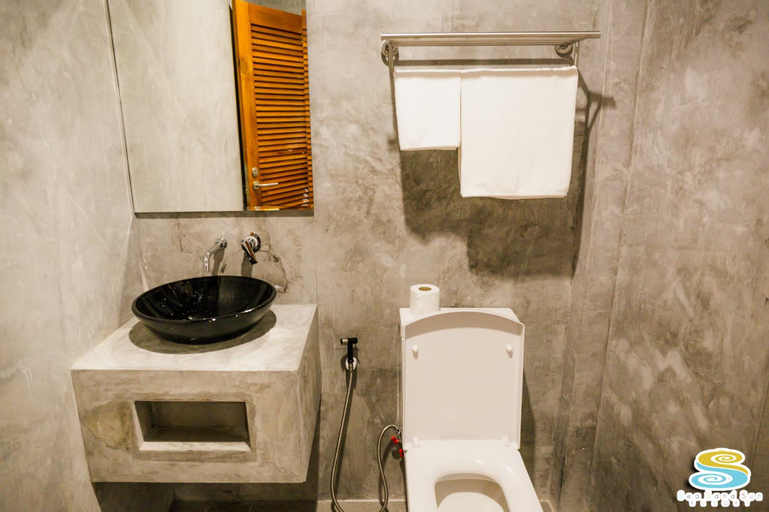 Bathroom 8
