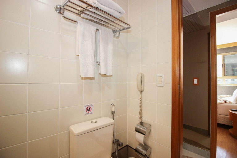 Bathroom 4, OZPED Flats Particulares Brasil 21, Brasília