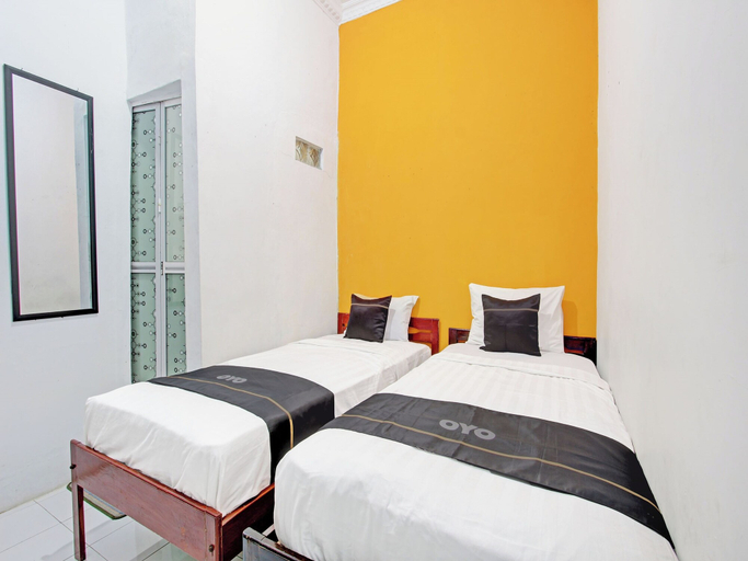 Bedroom 2, NEW TIRKEN HOTEL, Tegal