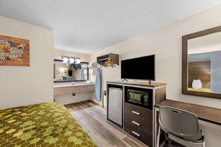 Bedroom 3, Econo Lodge Kingsport, Sullivan