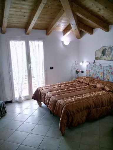 Bedroom 3, The Gelsi House, Genova