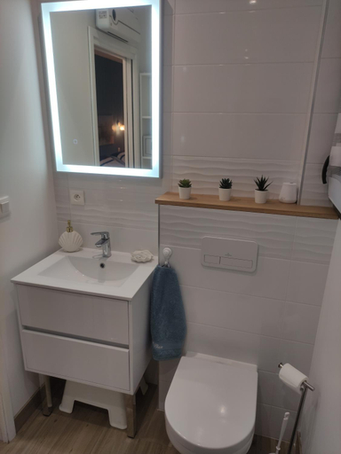 Bathroom 2, Studio les jardins de la breche, Calvados