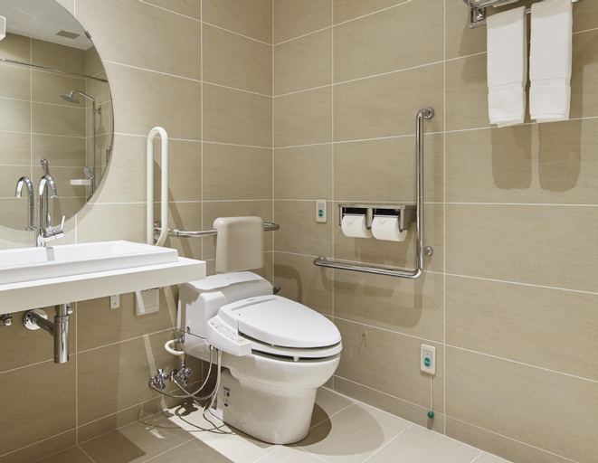 Bathroom 14