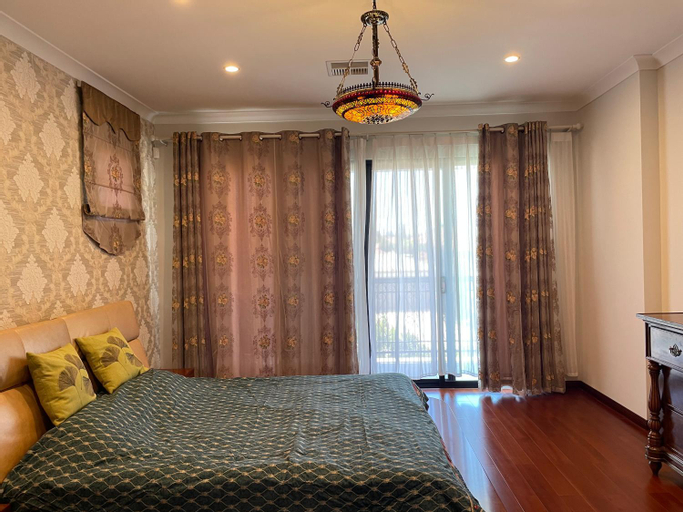 Bedroom 2, Comfortable Luxury Home, Stirling