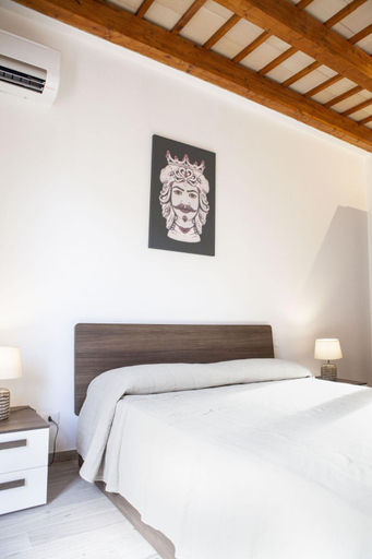 Others 5, casa vacanza zu ciano, Trapani