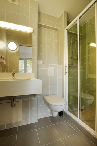 Bathroom 4, Gab House, Rhône