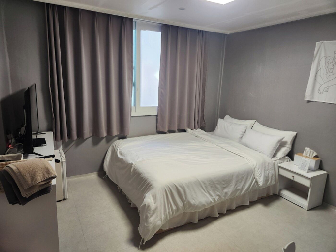 Bedroom 3, STAY MIDO, Jung