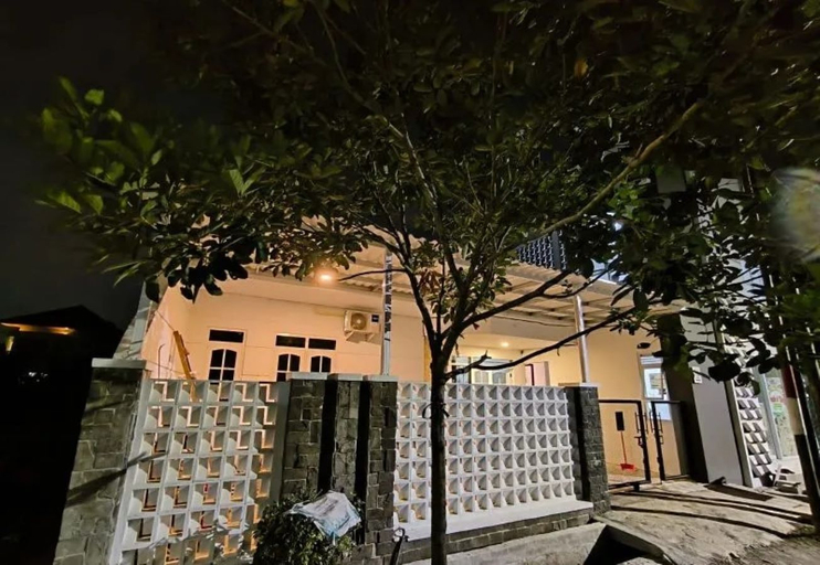 Exterior & Views 2, d' LyMar 16 flat house for woman muslimah, Malang