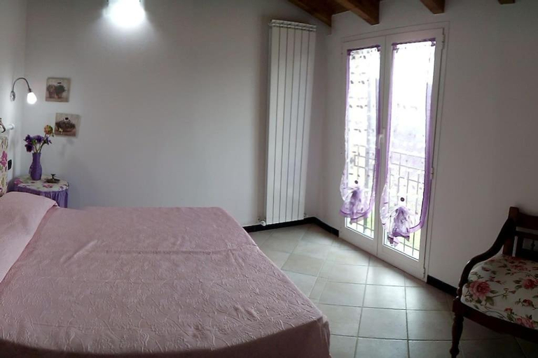 Bedroom 4, The Gelsi House, Genova